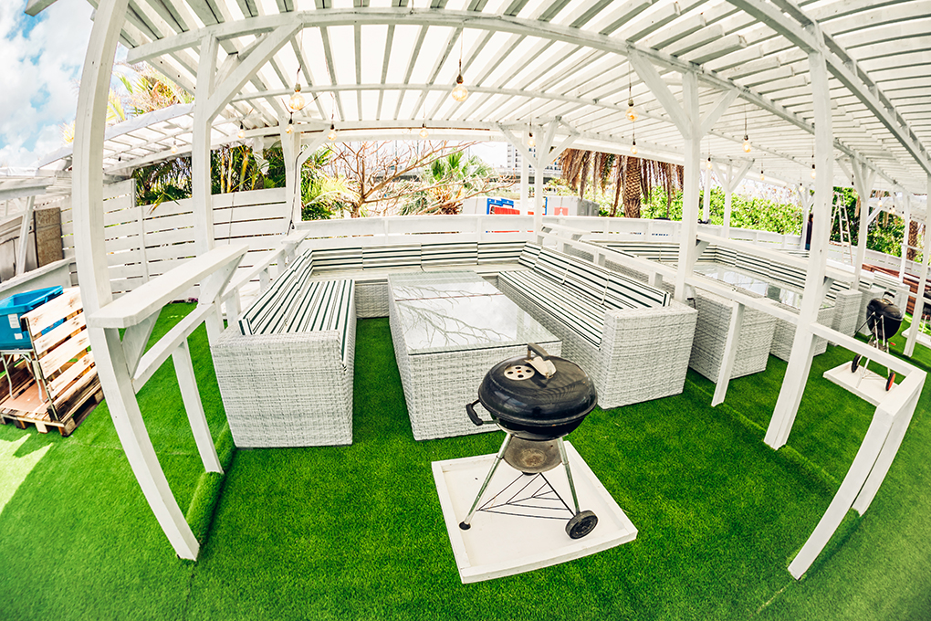 TERRACE AREA テラスエリア01｜沖縄 那覇 手ぶらバーベキューならコージービーチクラブ cozy beach club