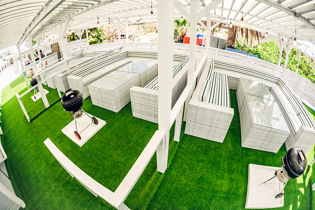 TERRACE AREA テラスエリア02｜沖縄 那覇 手ぶらバーベキューならコージービーチクラブ cozy beach club